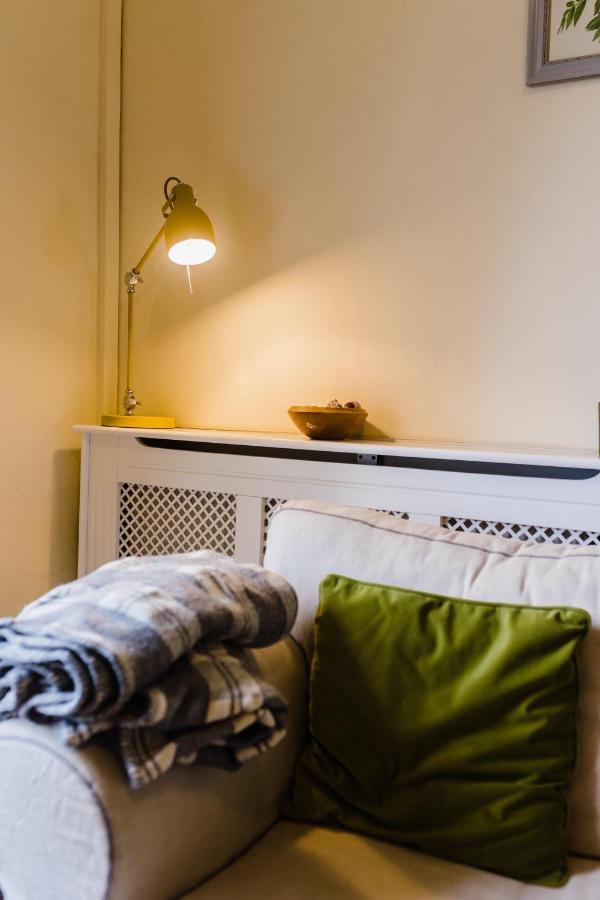 May Tree Cottage Manorbier 5 Mins From The Beach Sleeps 4 Екстер'єр фото