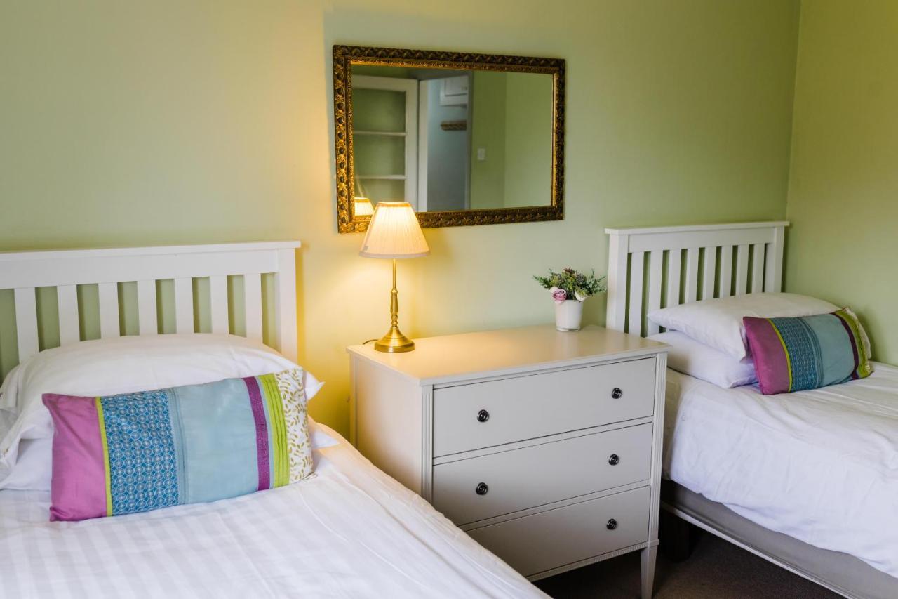 May Tree Cottage Manorbier 5 Mins From The Beach Sleeps 4 Екстер'єр фото