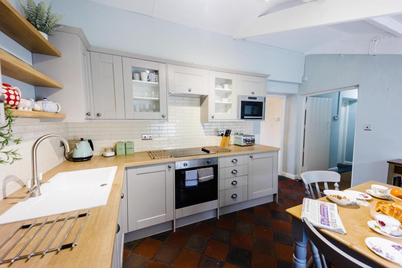 May Tree Cottage Manorbier 5 Mins From The Beach Sleeps 4 Екстер'єр фото