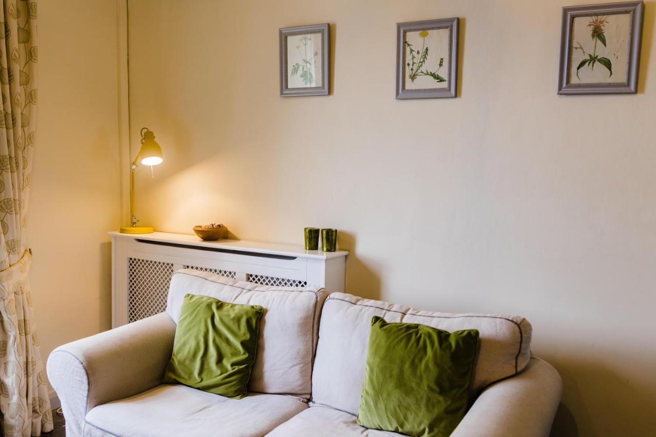 May Tree Cottage Manorbier 5 Mins From The Beach Sleeps 4 Екстер'єр фото