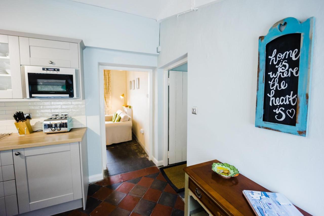 May Tree Cottage Manorbier 5 Mins From The Beach Sleeps 4 Екстер'єр фото