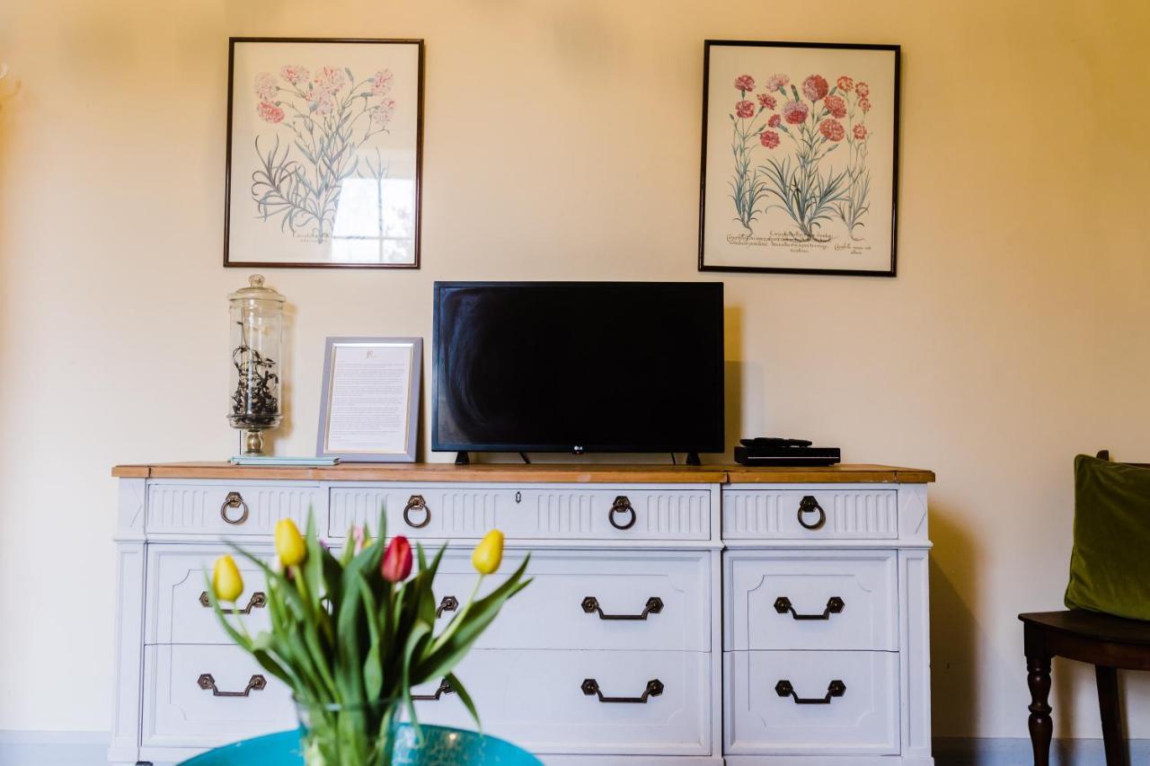 May Tree Cottage Manorbier 5 Mins From The Beach Sleeps 4 Екстер'єр фото
