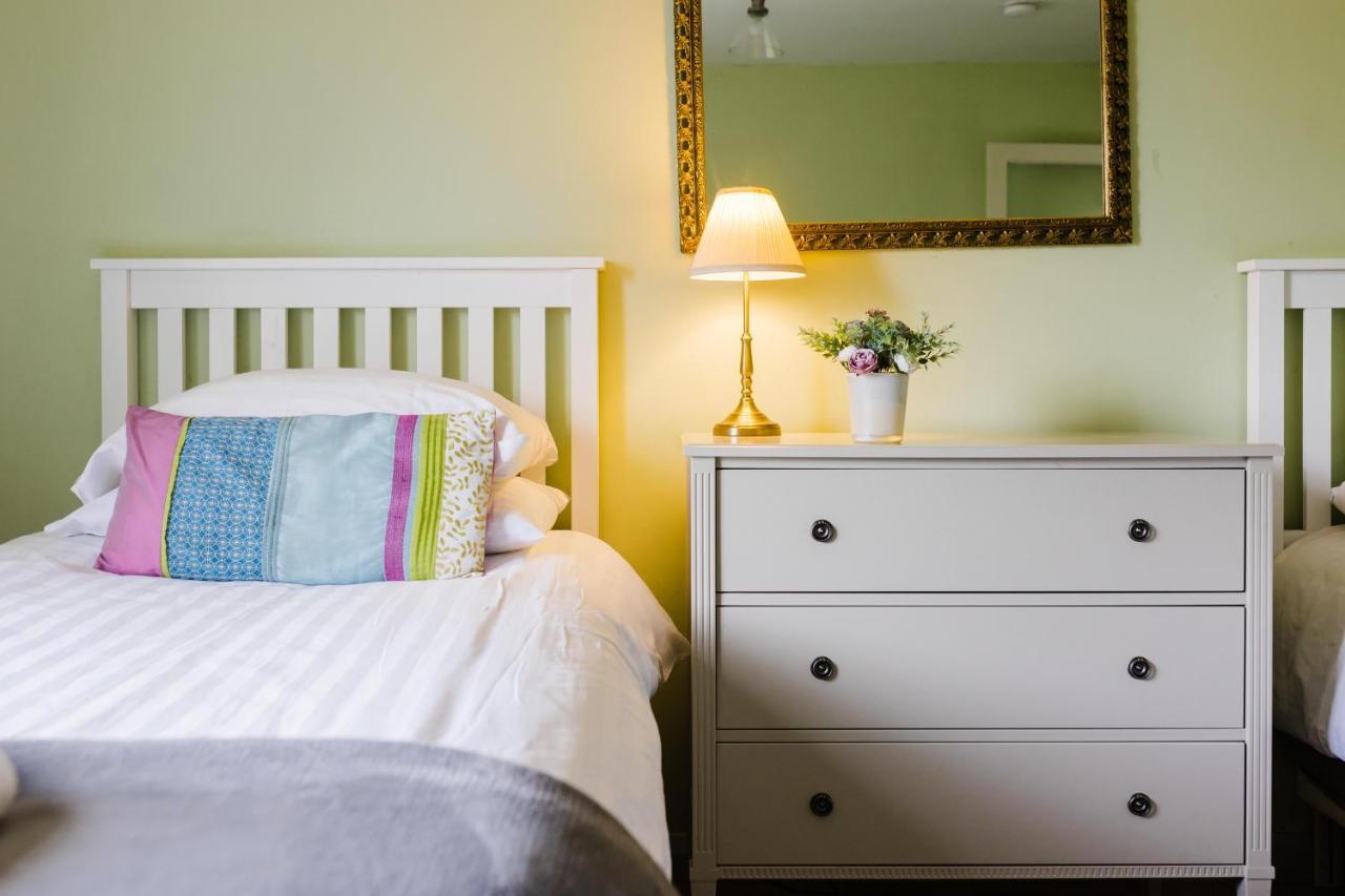 May Tree Cottage Manorbier 5 Mins From The Beach Sleeps 4 Екстер'єр фото