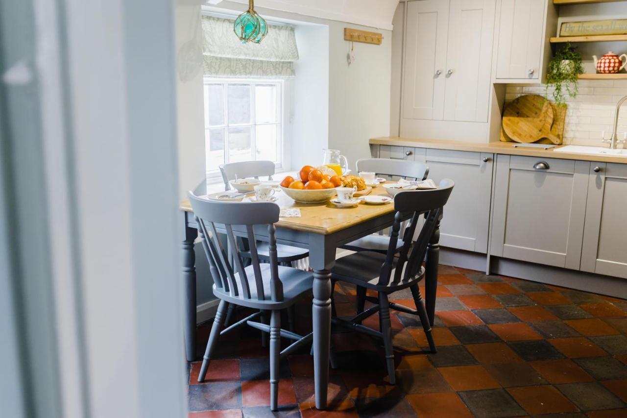 May Tree Cottage Manorbier 5 Mins From The Beach Sleeps 4 Екстер'єр фото