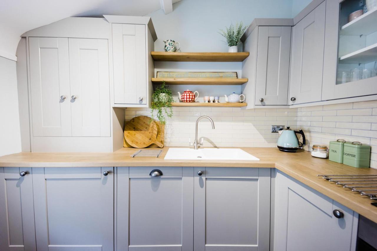 May Tree Cottage Manorbier 5 Mins From The Beach Sleeps 4 Екстер'єр фото