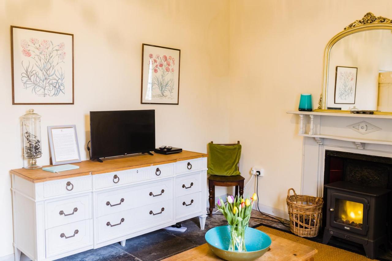 May Tree Cottage Manorbier 5 Mins From The Beach Sleeps 4 Екстер'єр фото