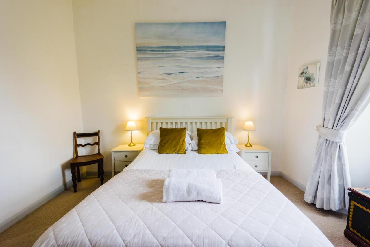 May Tree Cottage Manorbier 5 Mins From The Beach Sleeps 4 Екстер'єр фото