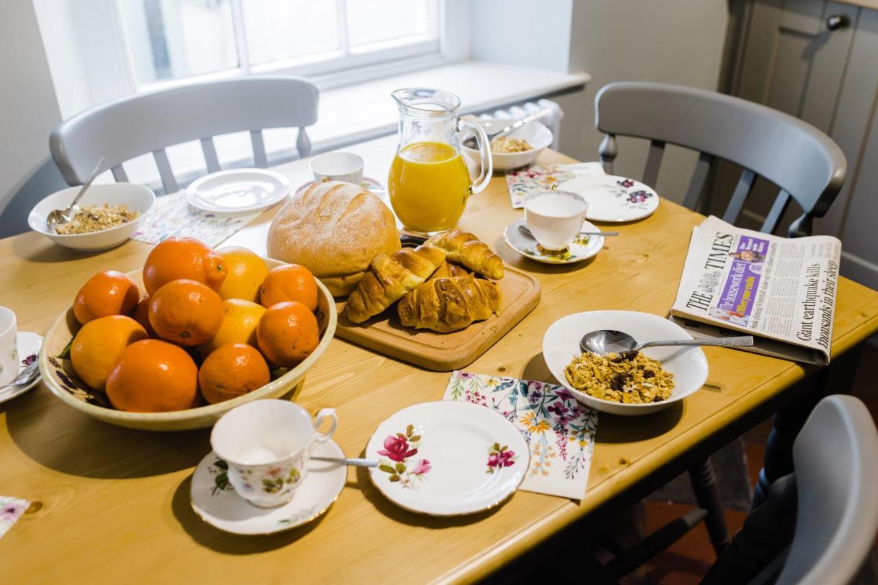 May Tree Cottage Manorbier 5 Mins From The Beach Sleeps 4 Екстер'єр фото